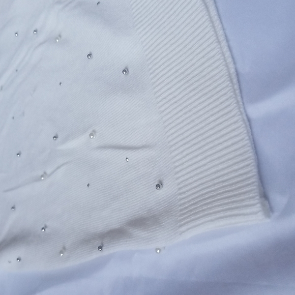 New York & Company Women's Sweater with beads size extra small - Picture 2 of 8